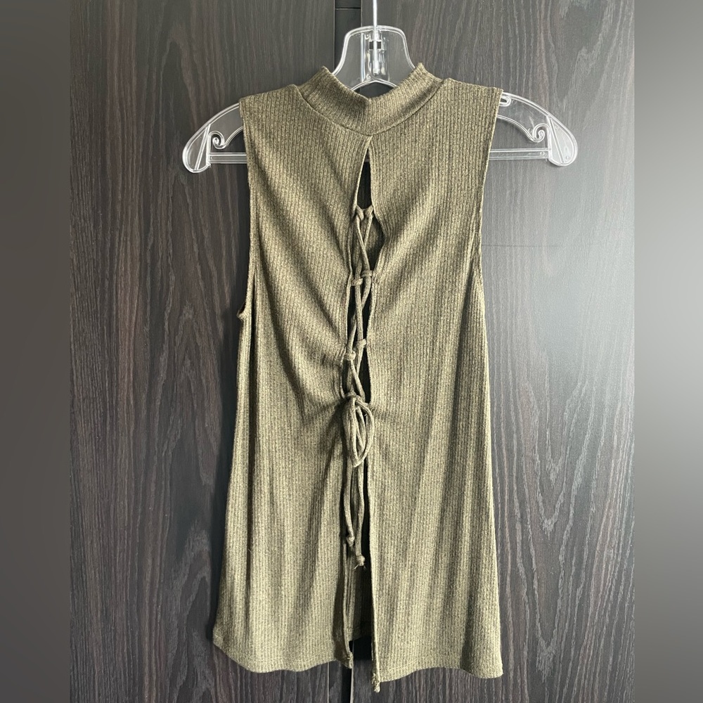 Tie Up Back Sleeveless Turtle Neck
